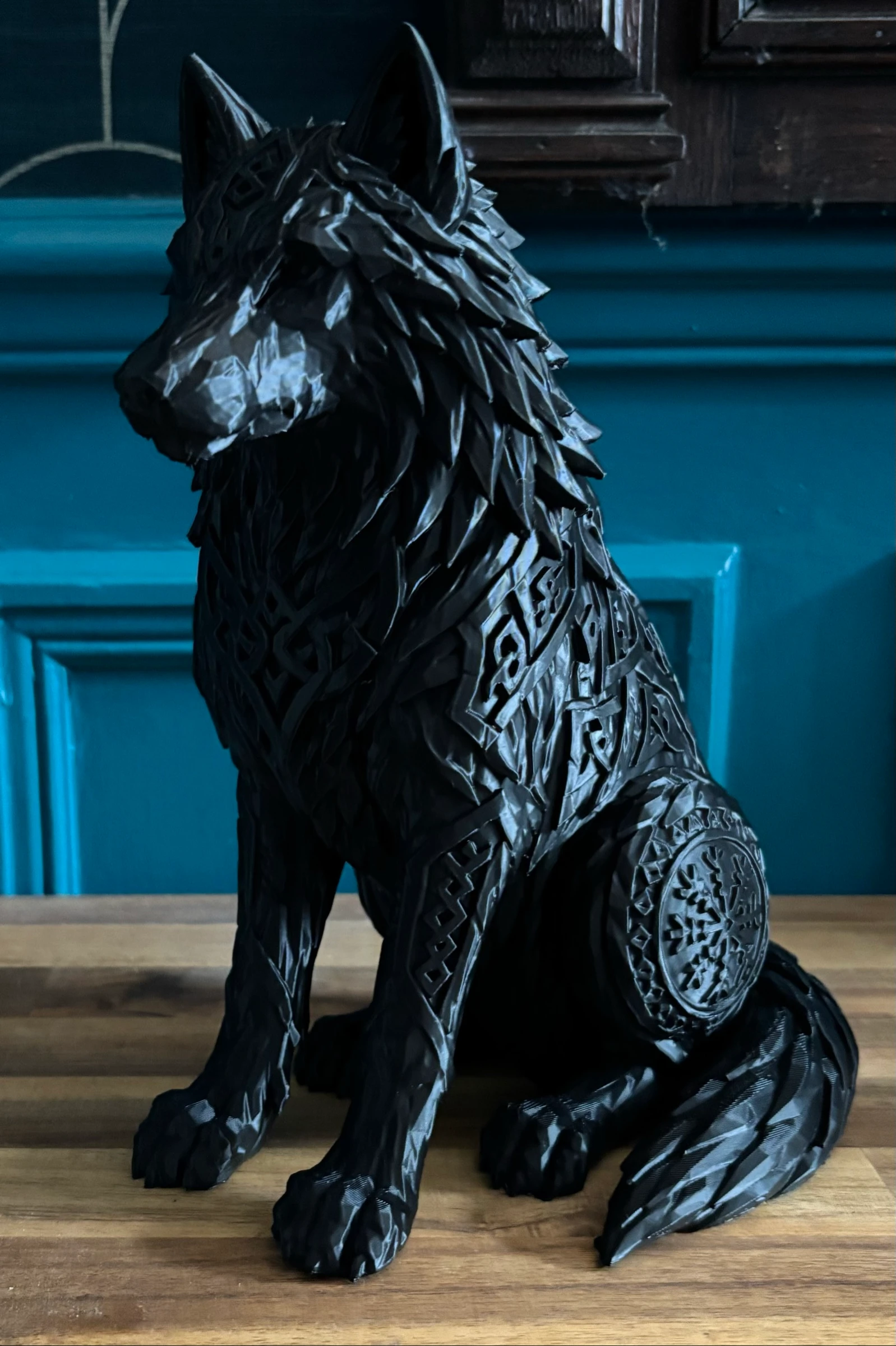 Fenrir Loup Viking Noir – Statue Impression 3D – 25 cm